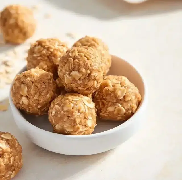 4 ingredient crispy oatmeal balls recipe for a healthy snack