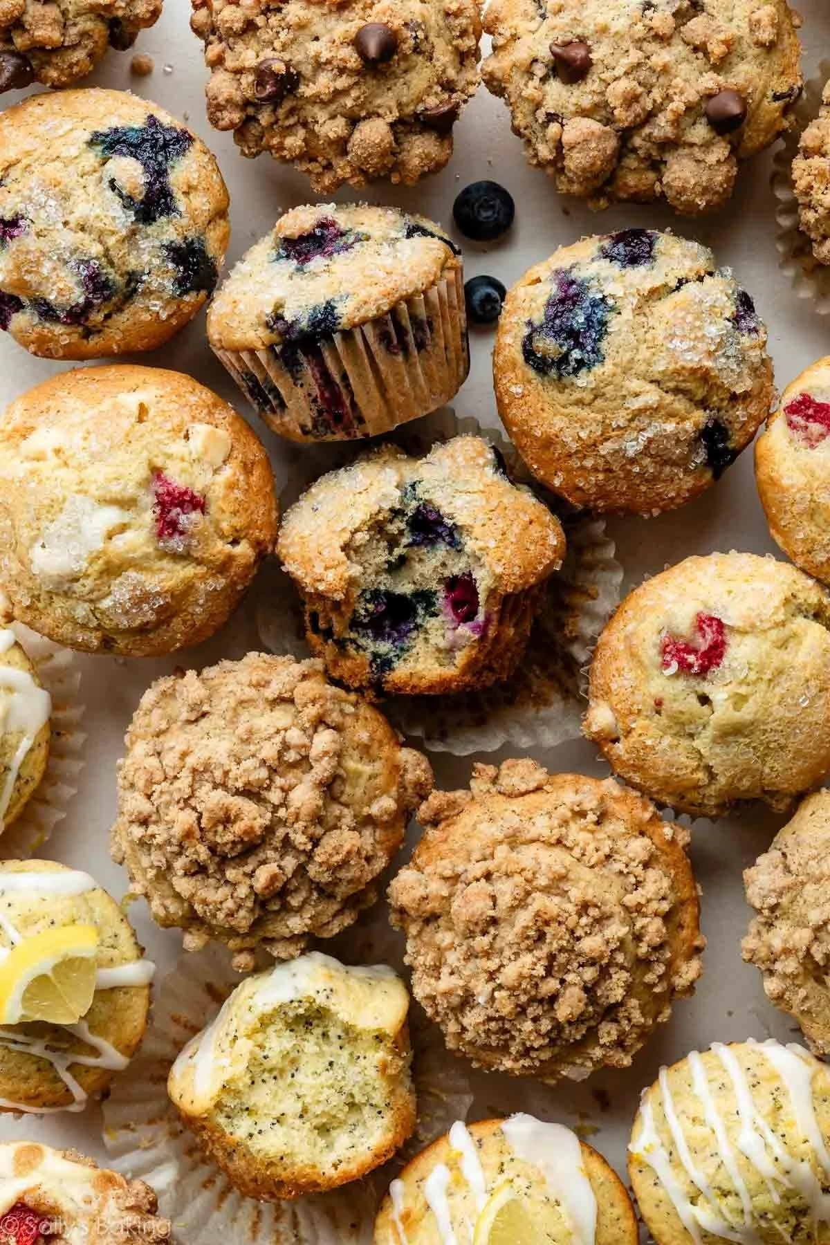 Ultimate muffin recipe with fluffy and delicious muffins ready to eat.